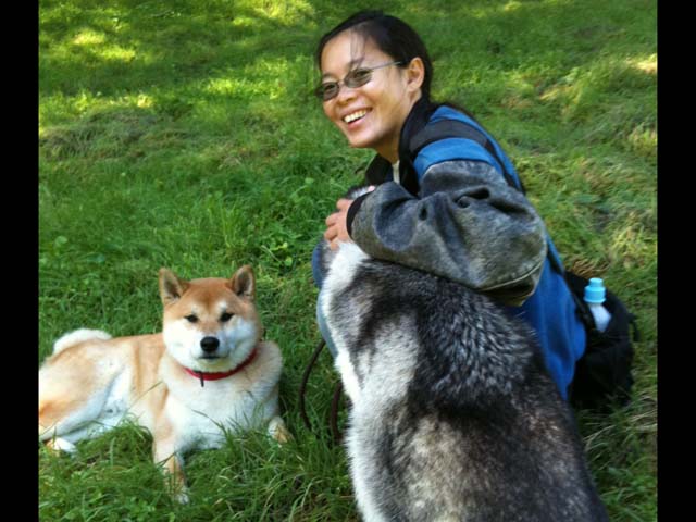 Hug Dog - Teach Your Dog to Enjoy Hugging.